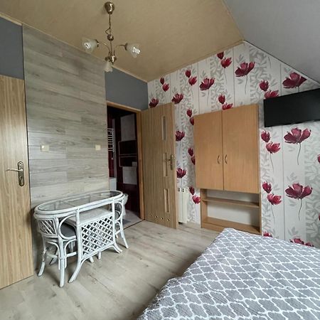 Sewana Pokoje Goscinne I Domki Letniskowe Mikołajki Exterior foto